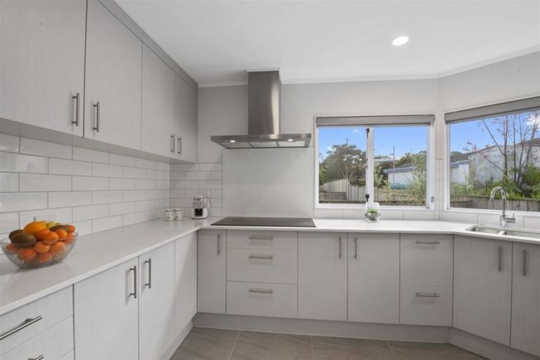 Photo of property in 7 Uruhau Close, Torbay, Auckland, 0630