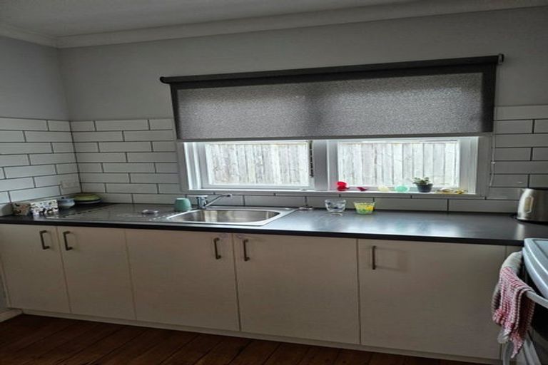 Photo of property in 43 Martin Road, Paraparaumu Beach, Paraparaumu, 5032