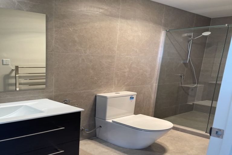 Photo of property in 19d Roseberry Avenue, Birkenhead, Auckland, 0626