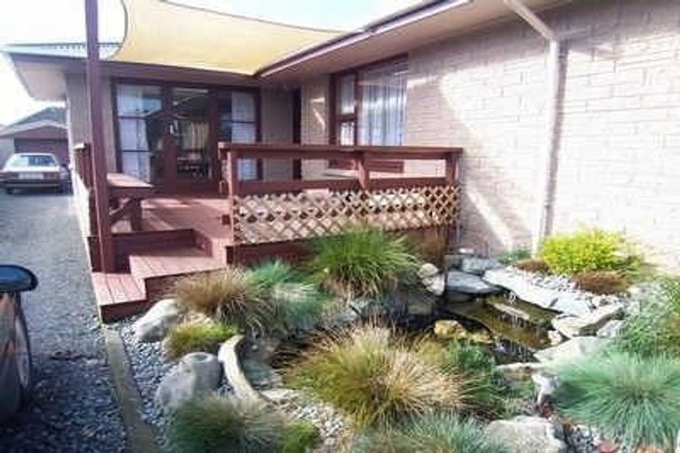 Photo of property in 8 Glenora Place, Hornby, Christchurch, 8042
