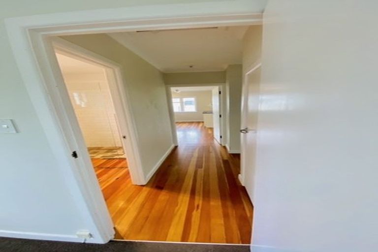 Photo of property in 11 Hikurangi Street, Te Atatu Peninsula, Auckland, 0610