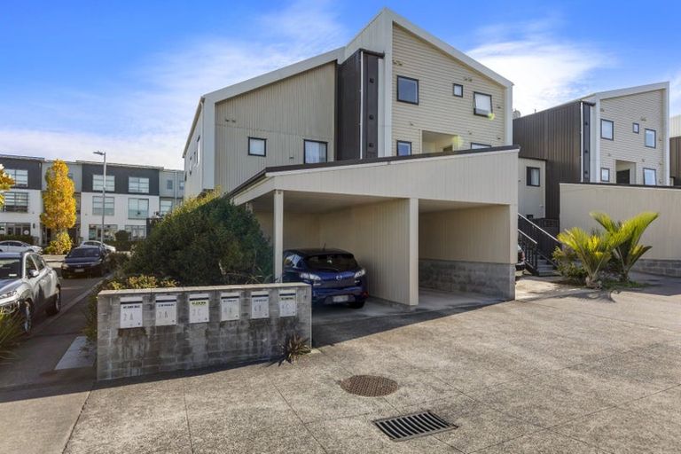 Photo of property in 2a Harakeke Road, Hobsonville, Auckland, 0616