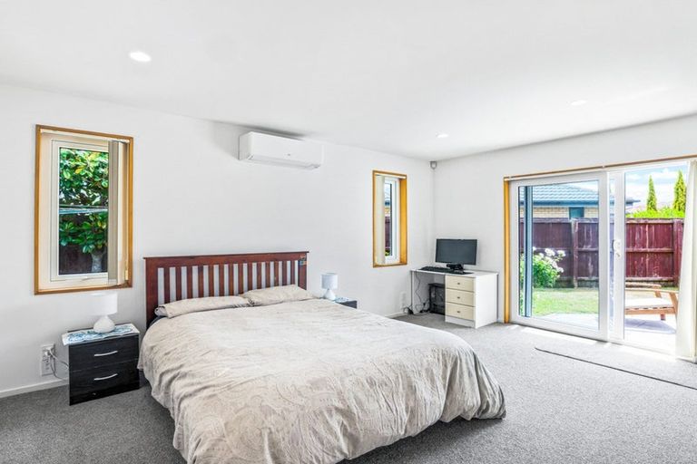 Photo of property in 19 Courtfield Close, Parklands, Christchurch, 8083