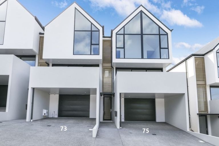 Photo of property in 73 Melbourne Road, Island Bay, Wellington, 6023