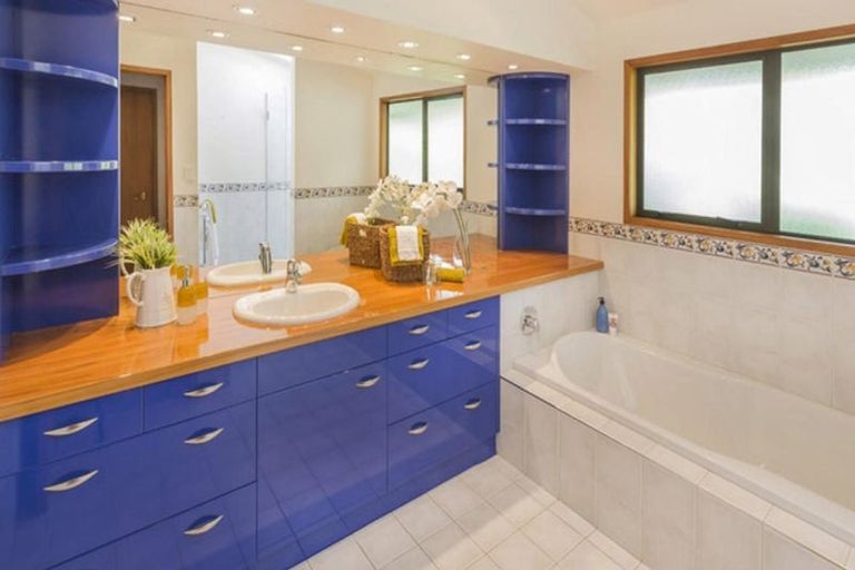 Photo of property in 121 Clovelly Road, Bucklands Beach, Auckland, 2012