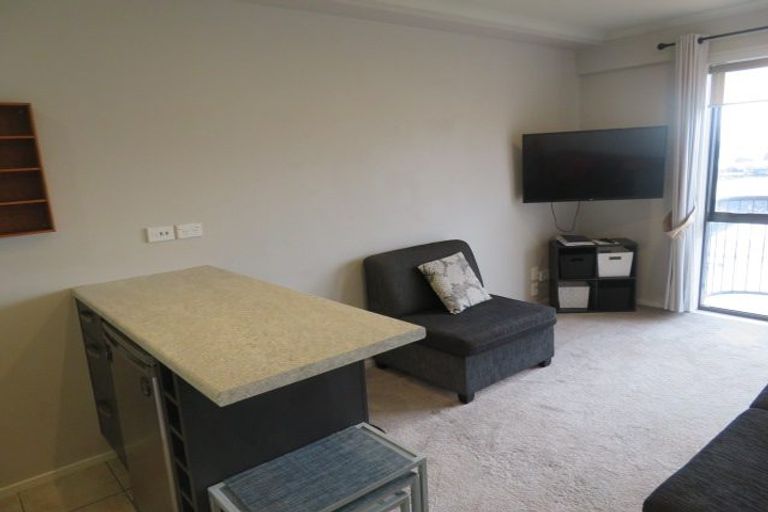 Photo of property in The Rennaissance, 6c/18 Ronwood Avenue, Manukau, Auckland, 2104