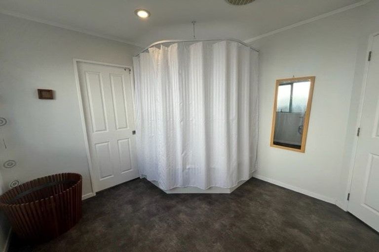 Photo of property in 9 Bradbury Road, Botany Downs, Auckland, 2010