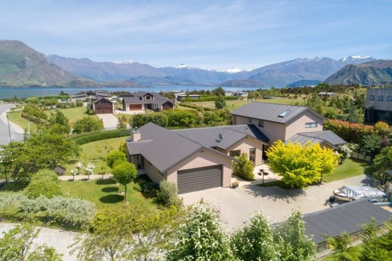 Photo of property in 2 Mount Gold Place, Wanaka, 9305