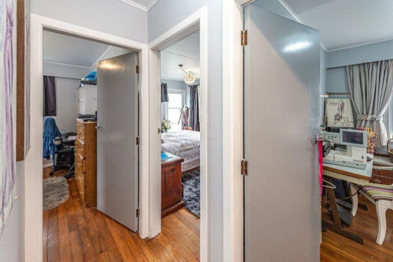 Photo of property in 64 Wikitoria Road, Putiki, Whanganui, 4501