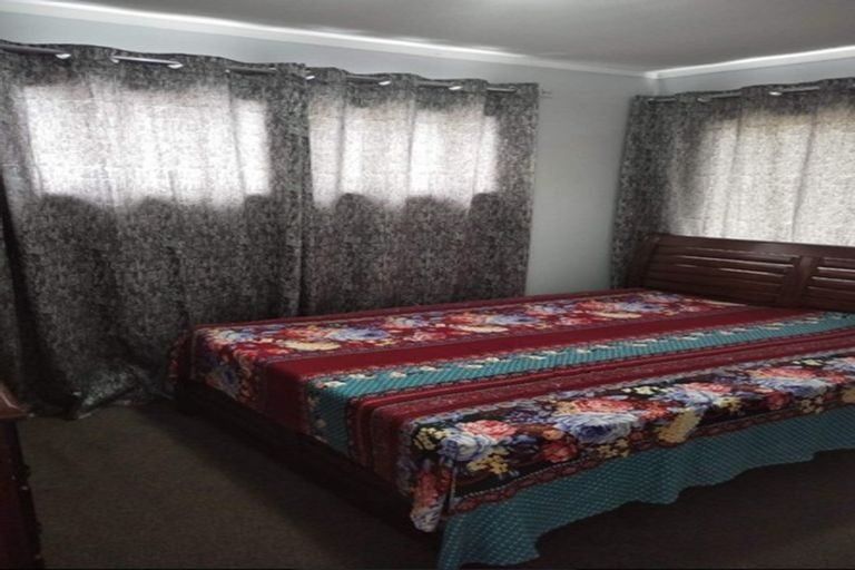 Photo of property in 57c Kamara Road, Glen Eden, Auckland, 0602