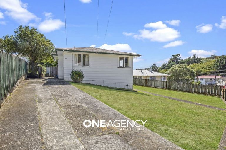 Photo of property in 151 Sievers Grove, Cannons Creek, Porirua, 5024