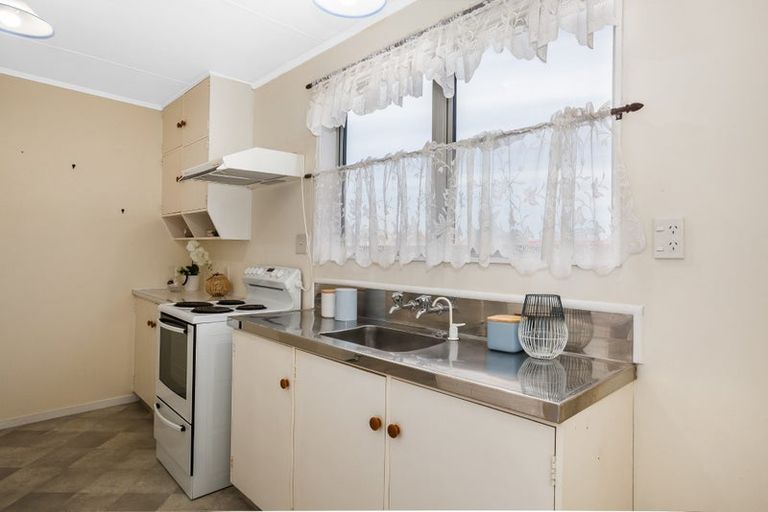 Photo of property in 34 Sombrero View, Ascot Park, Porirua, 5024