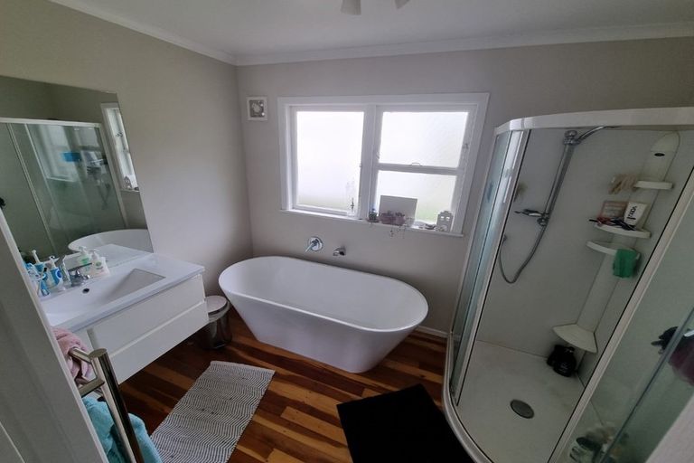 Photo of property in 113 Parkvale Road, Karori, Wellington, 6012