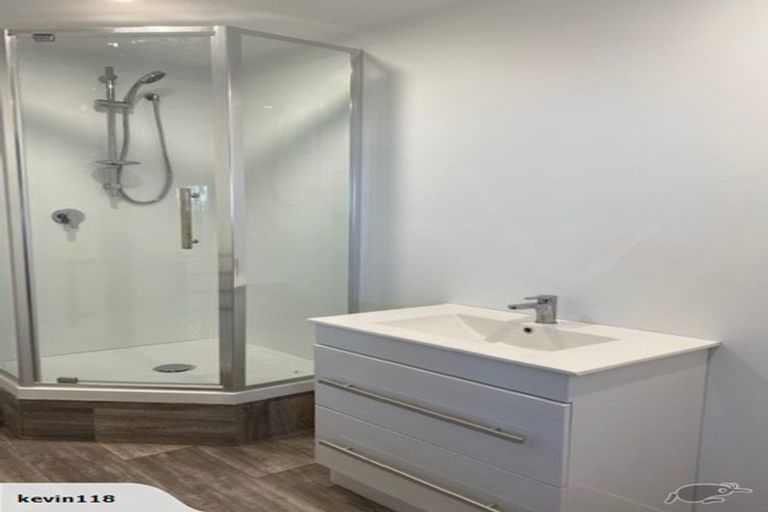 Photo of property in 2/160 Mokoia Road, Chatswood, Auckland, 0626