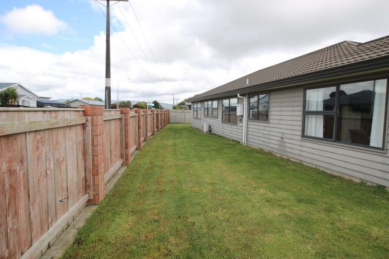 Photo of property in 2 Angelina Way, Kelvin Grove, Palmerston North, 4414