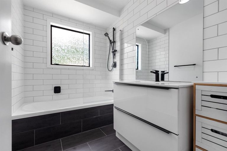 Photo of property in 4 Victory Street, Welcome Bay, Tauranga, 3112