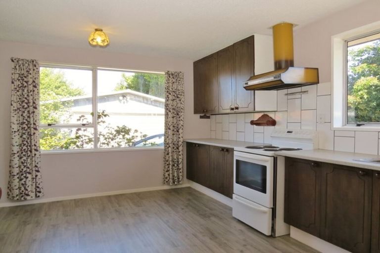 Photo of property in 6 Cicada Place, Hei Hei, Christchurch, 8042