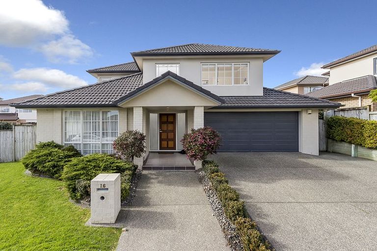 Photo of property in 16 Stornaway Drive, Flat Bush, Auckland, 2016