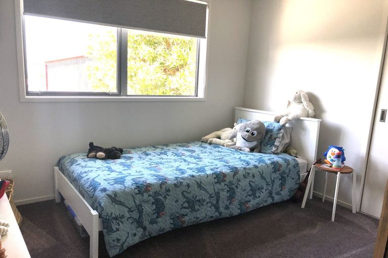 Photo of property in 560 Beach Road, Rothesay Bay, Auckland, 0630