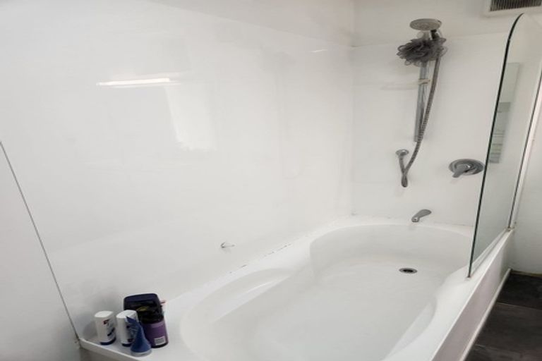 Photo of property in 15 Asquith Terrace, Brooklyn, Wellington, 6021