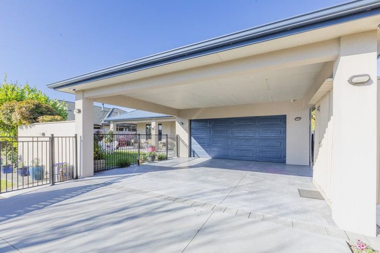 Photo of property in 8 Park Lane, Greenmeadows, Napier, 4112