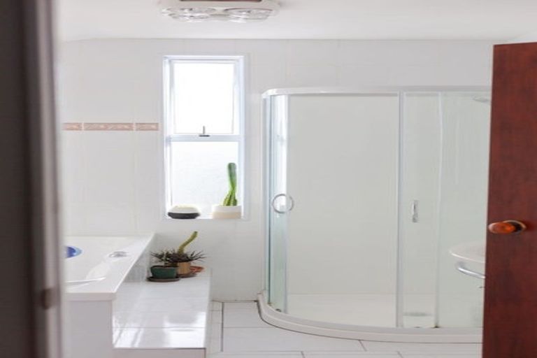 Photo of property in 4 Norton Place, Spotswood, New Plymouth, 4310