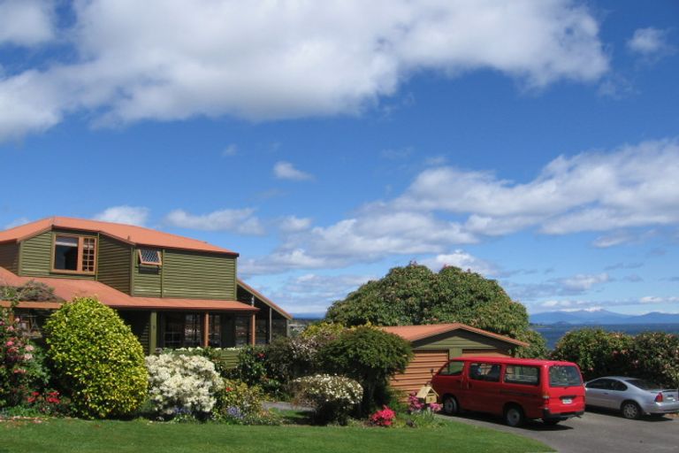 Photo of property in 5 Waipahihi Avenue, Waipahihi, Taupo, 3330