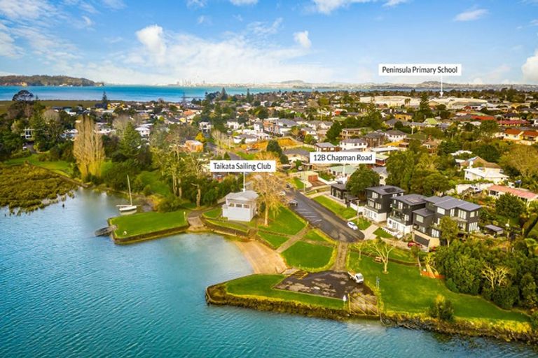 Photo of property in 12b Chapman Road, Te Atatu Peninsula, Auckland, 0610