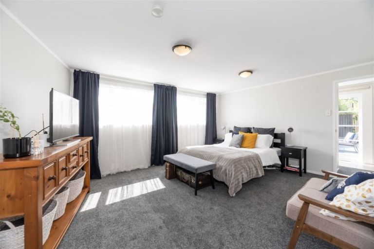 Photo of property in 23a Riserra Drive, Ranui, Auckland, 0612