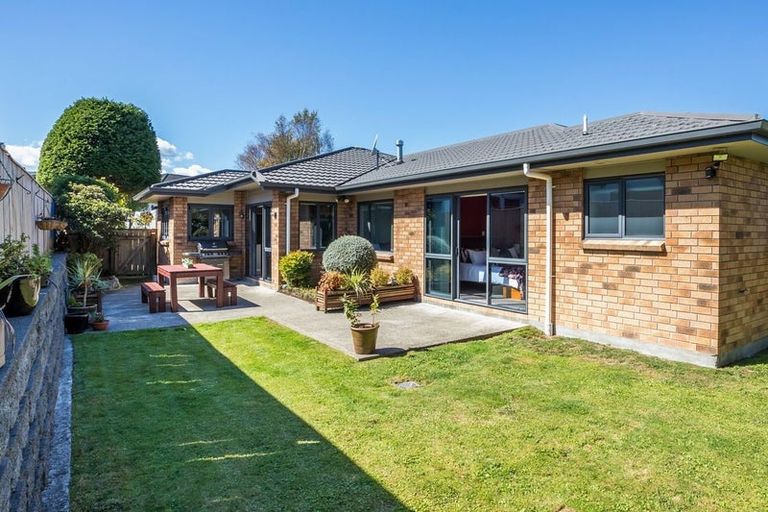 Photo of property in 5 Colin Guppy Crescent, Riverstone Terraces, Upper Hutt, 5018