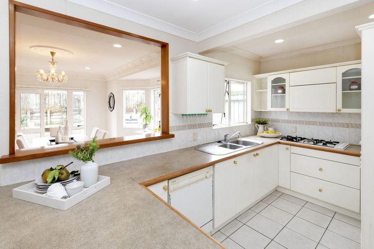 Photo of property in 26 Jane Eyre Drive, Somerville, Auckland, 2014