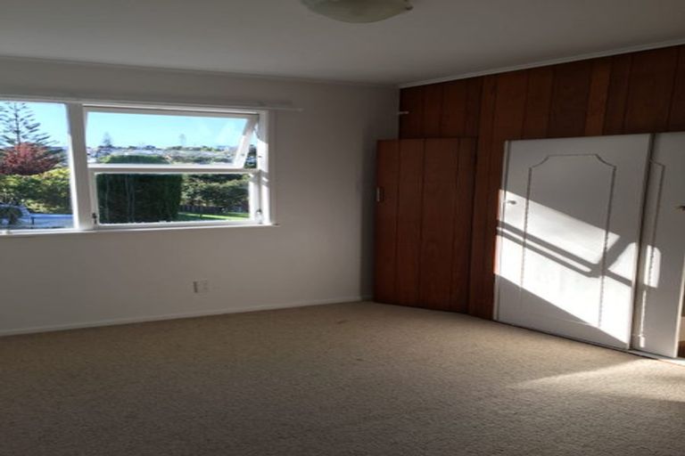 Photo of property in 16 Linley Place, Hillcrest, Auckland, 0627