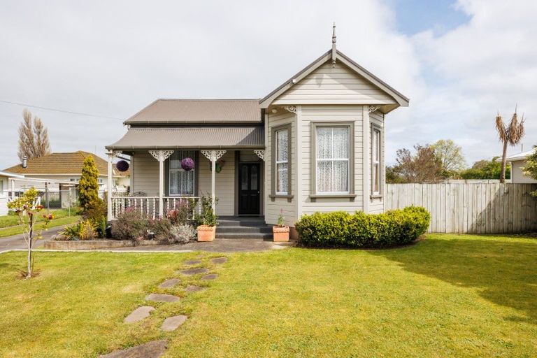 Photo of property in 5 Daniell Street, Bulls, 4818