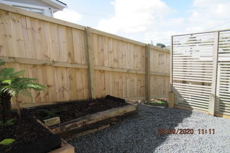 Photo of property in 5 Montana Avenue, Murrays Bay, Auckland, 0630