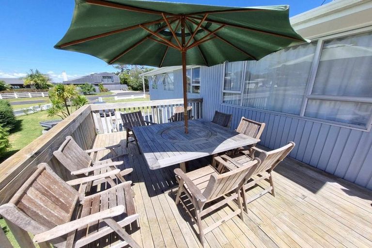 Photo of property in 26 Ferry Parade, Herald Island, Auckland, 0618