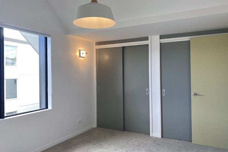 Photo of property in 76 Brougham Street, Mount Victoria, Wellington, 6011