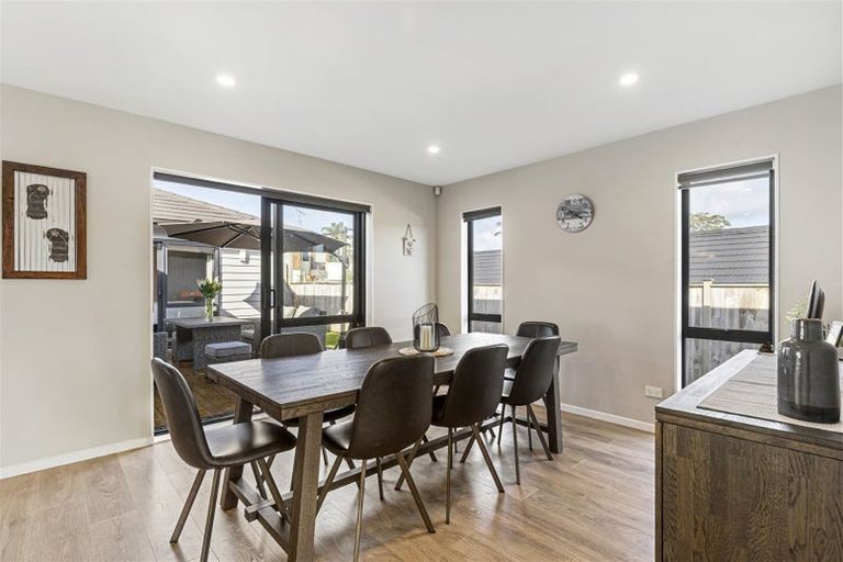 Photo of property in 39 Symes Drive, Red Beach, 0932