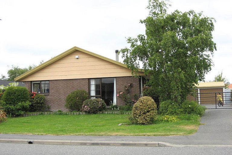 Photo of property in 72 Newnham Street, Rangiora, 7400