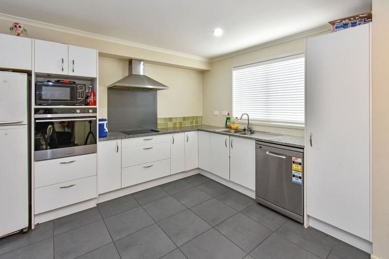 Photo of property in 32 Akeake Lane, Manurewa, Auckland, 2102