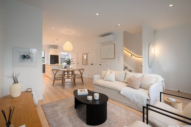 Photo of property in 12 Papai Lane, Massey, Auckland, 0614