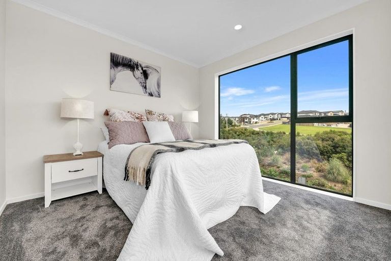 Photo of property in 24 Ballyalton Crescent, Flat Bush, 2019