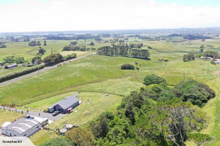 Photo of property in 323 Karioitahi Road, Karioitahi, Waiuku, 2683