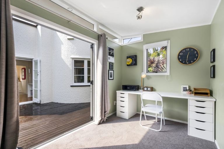 Photo of property in 1/46 Eversleigh Road, Belmont, Auckland, 0622