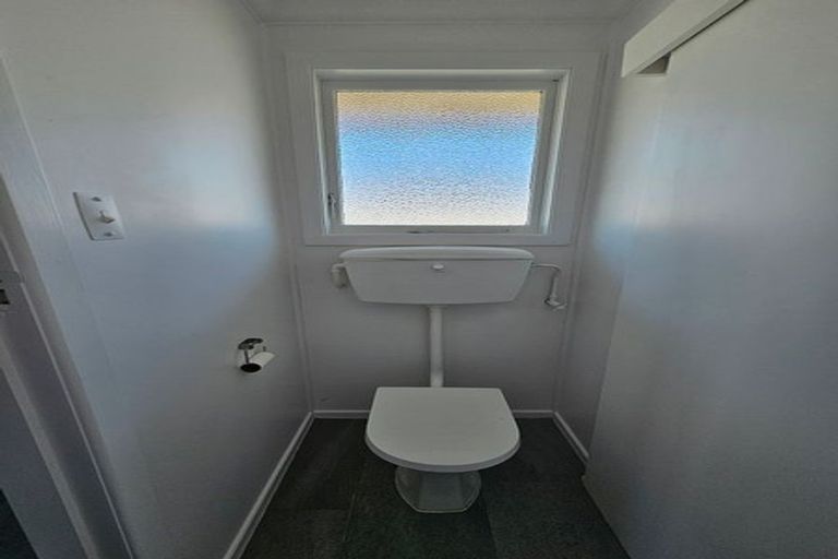 Photo of property in 241 Mangorei Road, Merrilands, New Plymouth, 4312