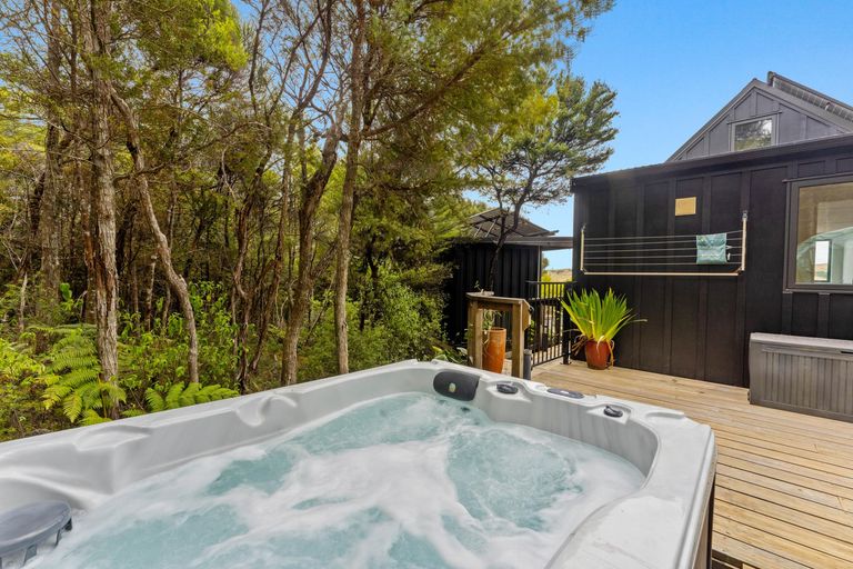 Photo of property in 5 Te Ngahere Lane, Kaiwaka, 0573