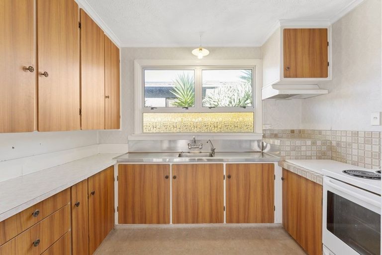 Photo of property in 31 Sanders Avenue, Westown, New Plymouth, 4310