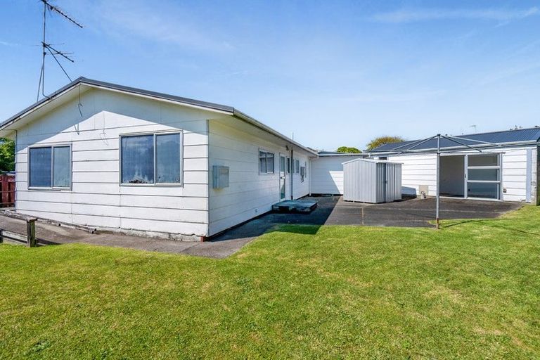 Photo of property in 19 Camellia Avenue, Bell Block, New Plymouth, 4312