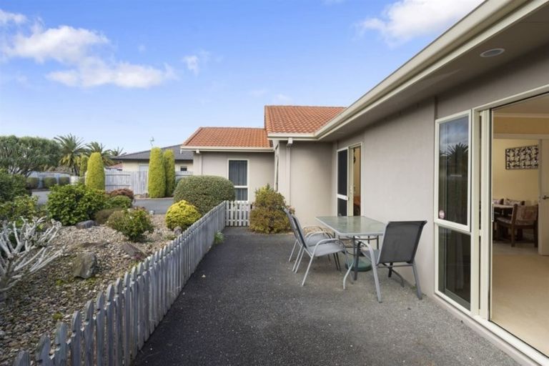 Photo of property in 14 Beachwater Drive, Papamoa Beach, Papamoa, 3118