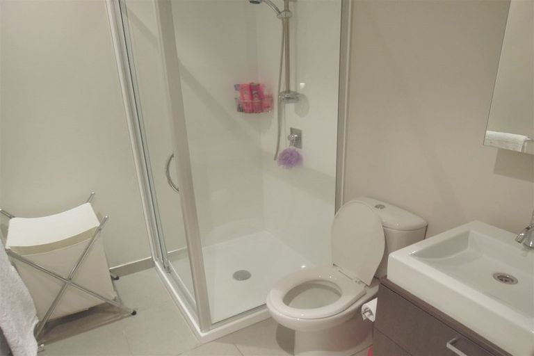 Photo of property in Shoal Haven Apartments, 207a/130 Anzac Street, Takapuna, Auckland, 0622