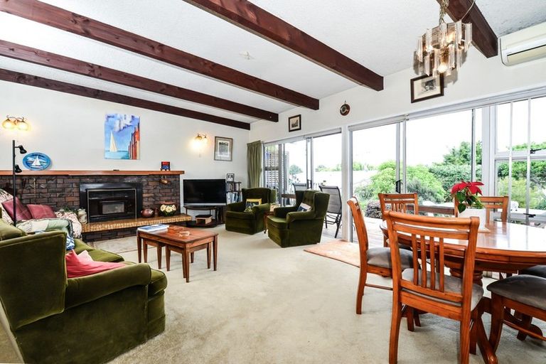 Photo of property in 100 Forest Lake Road, Forest Lake, Hamilton, 3200